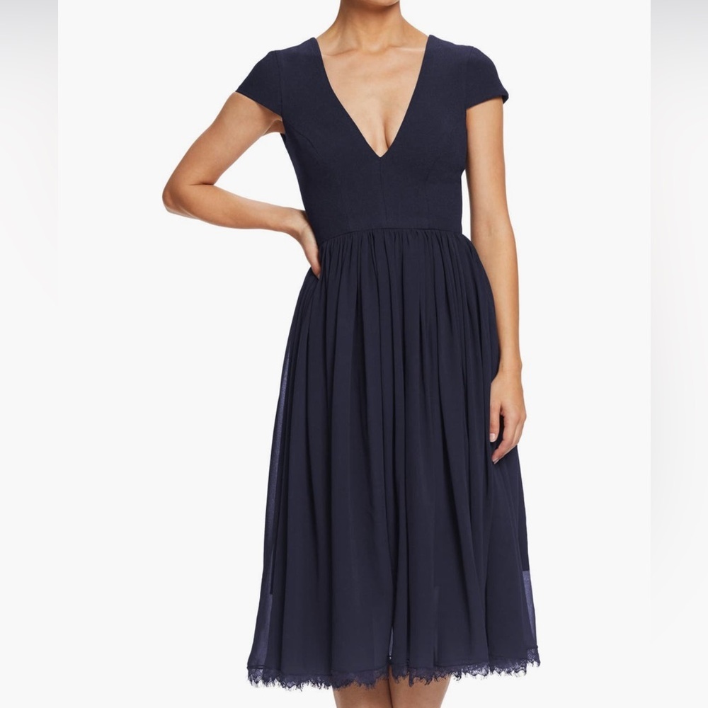 New DRESS the POPULATION Navy COREY V-Neck Fit Flare Chiffon Cocktail Midi M 6/8